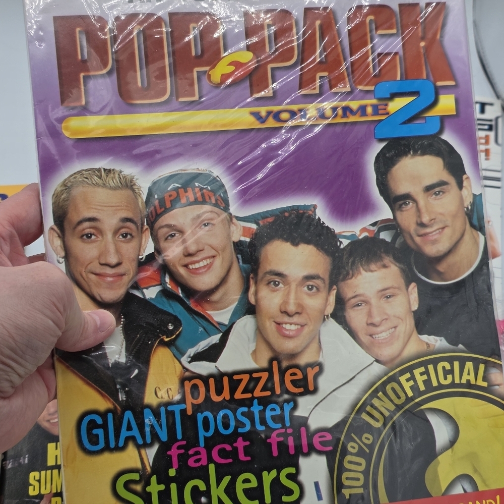 Vintage Backstreet Boys Memorabilia Books & Necklace Bundle - Picture 14 of 15